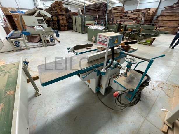 Máquina Universal Pinheiro