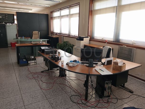 Equipamentos de Escritório, Laboratório, Indústria e Apoio