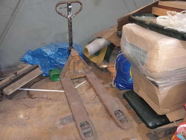 Equipamentos de Escritório, Laboratório, Indústria e Apoio