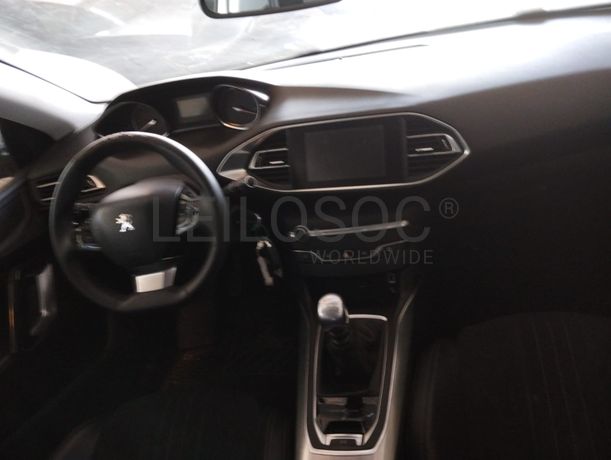 Peugeot 308 · Ano 2015