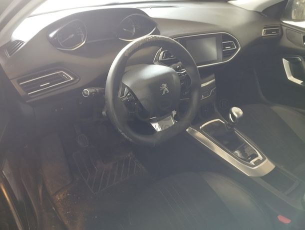 Peugeot 308 · Ano 2015