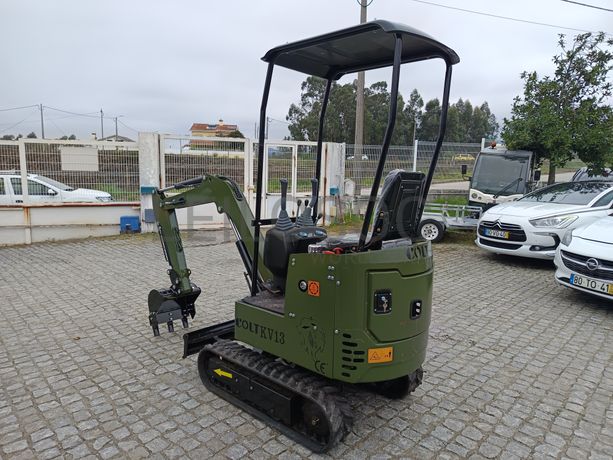 Mini Giratória Colt KV13 · Ano 2025
