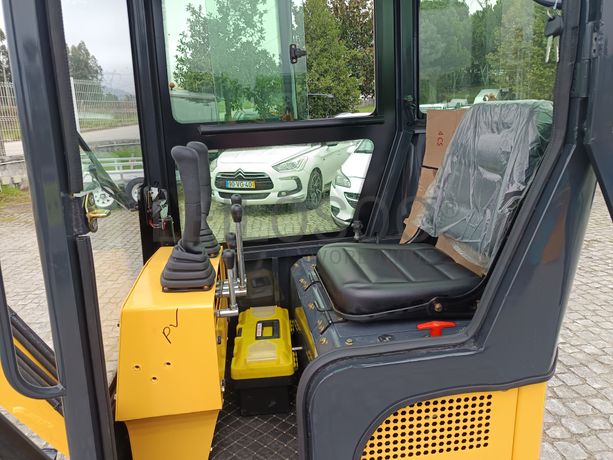 Mini Giratória Star Vox SV-ME12 · Ano 2025