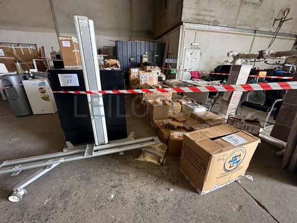 Equipamentos informáticos, artigos de tecnologia e economato