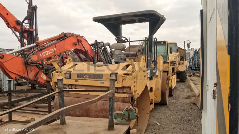 Cil. Auto-Prop. Vibr. Asfaltos 10 T CARTEPILLAR CB534 D