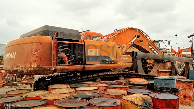 Escavadora de Rastos 45 T DOSAN S-420 LC-V