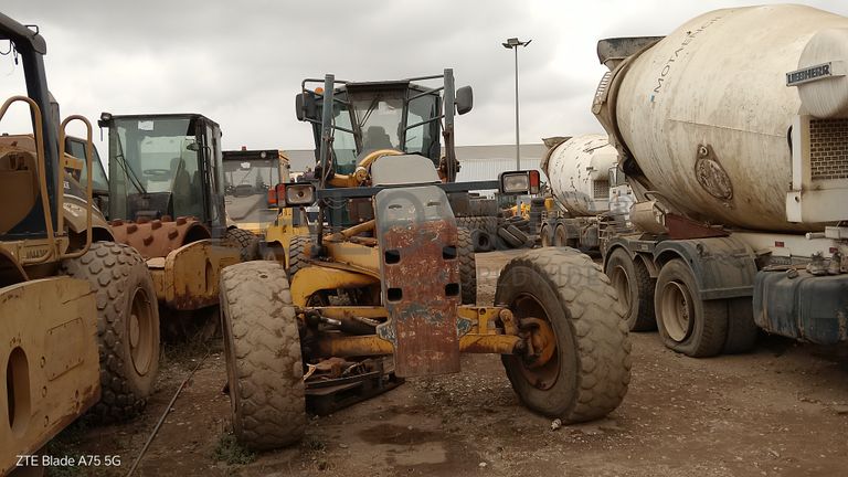 Motoniveladoras 15 T KOMATSU GD655-5