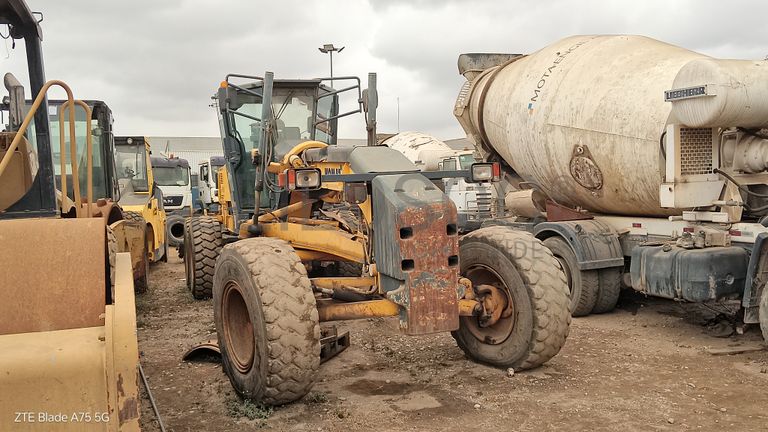 Motoniveladoras 15 T KOMATSU GD655-5