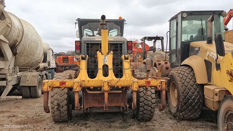 Motoniveladoras 15 T KOMATSU GD655-5