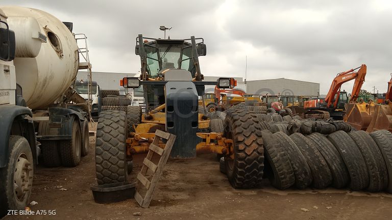 Motoniveladoras 15 T KOMATSU GD655-5