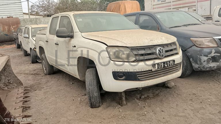 3 VOLKSWAGEN AMAROK