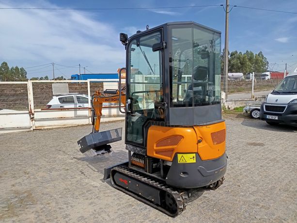 Mini Giratória Infront YFE16 · Ano 2022