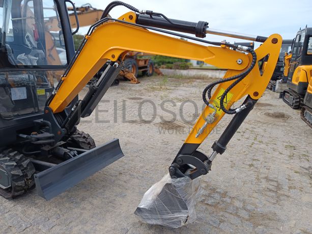 Mini Giratória Infront YFE20 · Ano 2023