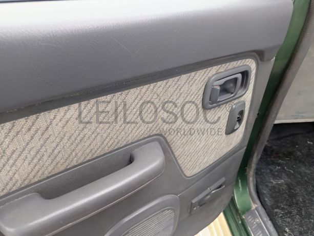 Nissan Pick UP 2.5 TD 4WD · Ano 2000