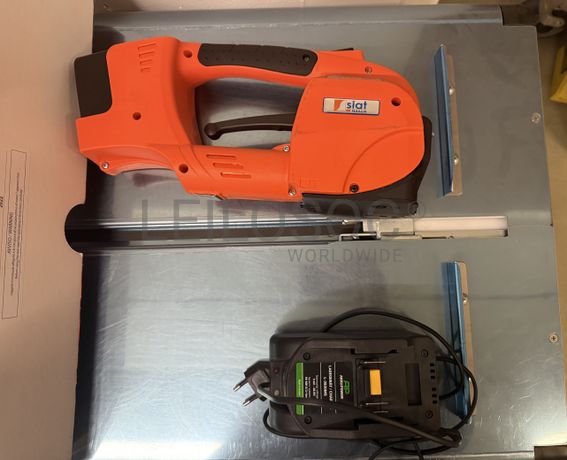 SIAT GT ONE Battery Strapping Tool (with battery & charger)