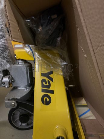 YALE Pallet Mover with Digital Scales (Model 1100)