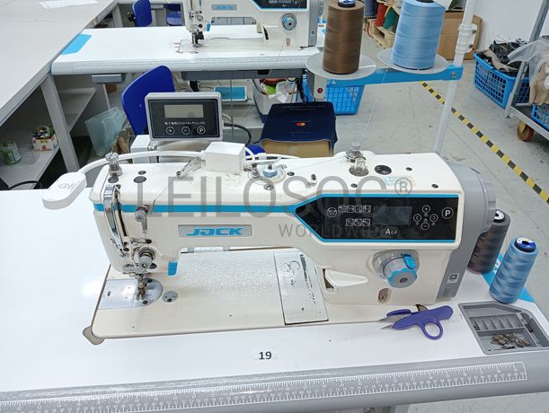 Equipamentos para a Indústria Têxtil · Escritório