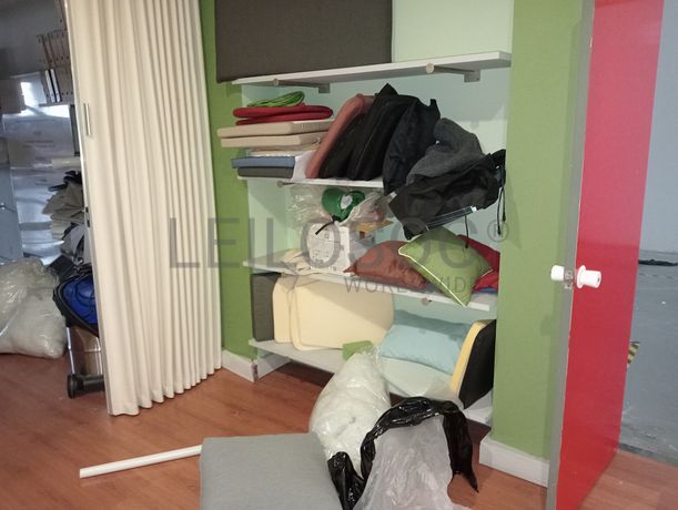 Equipamentos para a Indústria Têxtil · Escritório