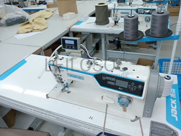 Equipamentos para a Indústria Têxtil · Escritório