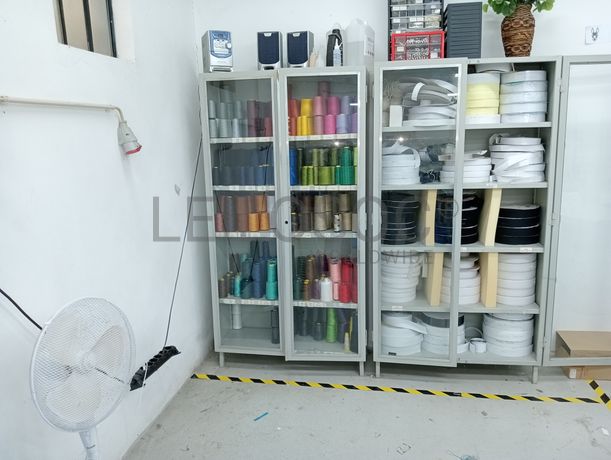 Equipamentos para a Indústria Têxtil · Escritório