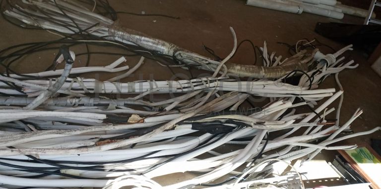Tubagem e cabos eletrônicos para ar condicionado