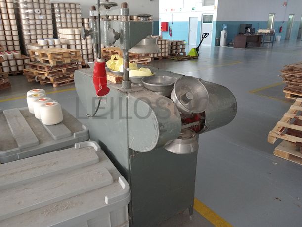 Máquina de comprimir cones