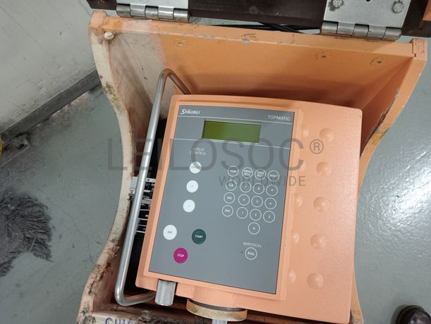 Máquina de atar teias