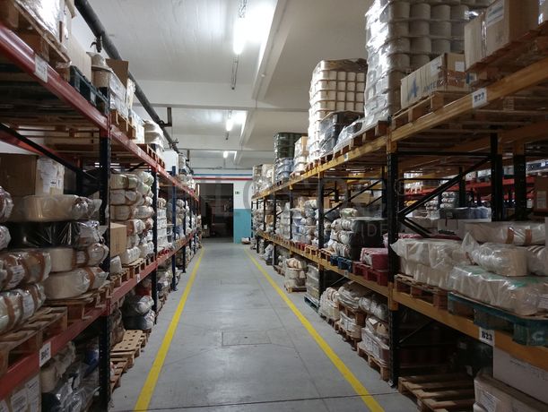 Estantes Industriais · Stock