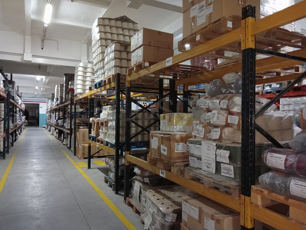 Estantes Industriais · Stock