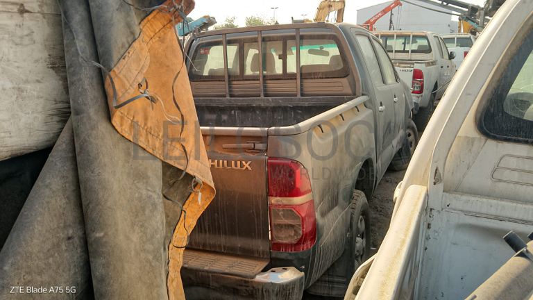 2 TOYOTA HILUX 4*4 CD STD 5L