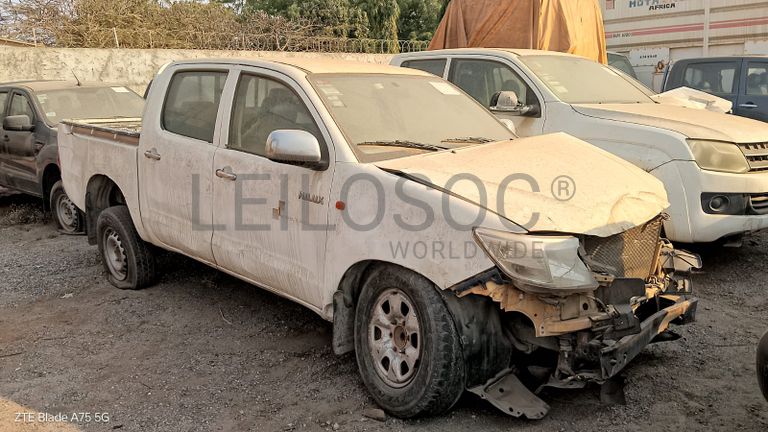 2 TOYOTA HILUX 4*4 CD STD 5L