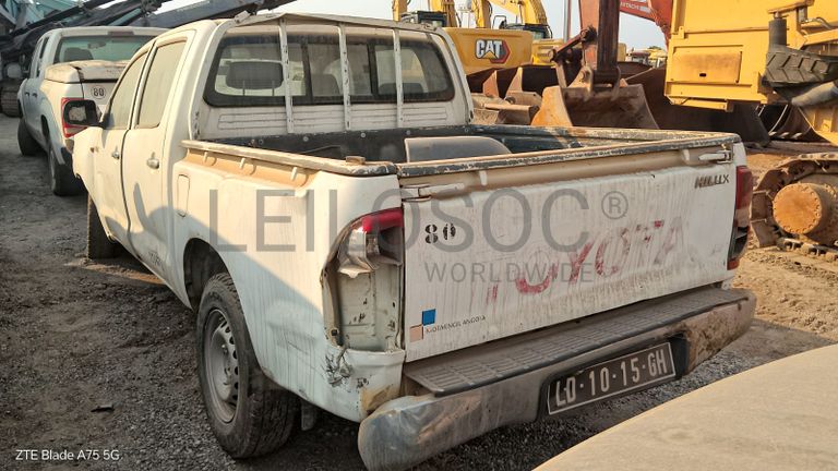 2 TOYOTA HILUX 4*4 CD STD 5L