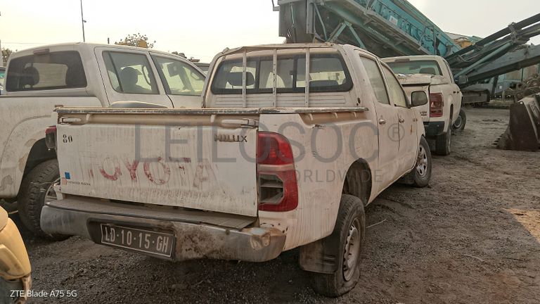 2 TOYOTA HILUX 4*4 CD STD 5L