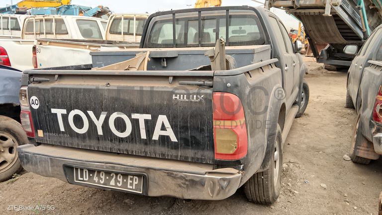 2 TOYOTA HILUX 4*4 CD 5L