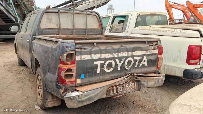 2 TOYOTA HILUX 4*4 CD 5L