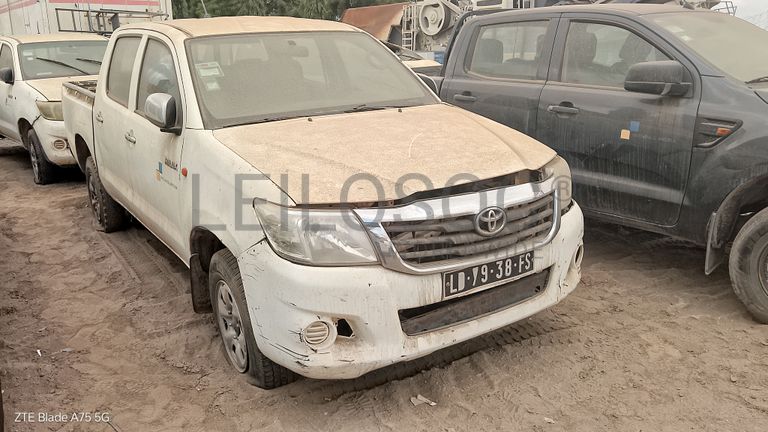 TOYOTA HILUX 4*4 CD STD 5L