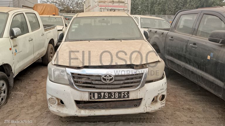 TOYOTA HILUX 4*4 CD STD 5L