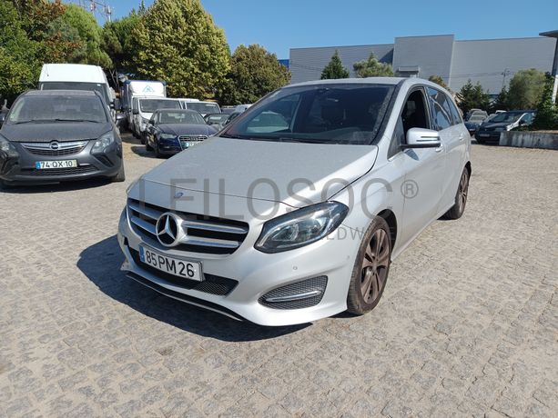 Mercedes-Benz B180 · Ano 2015
