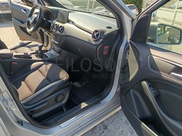 Mercedes-Benz B180 · Ano 2015