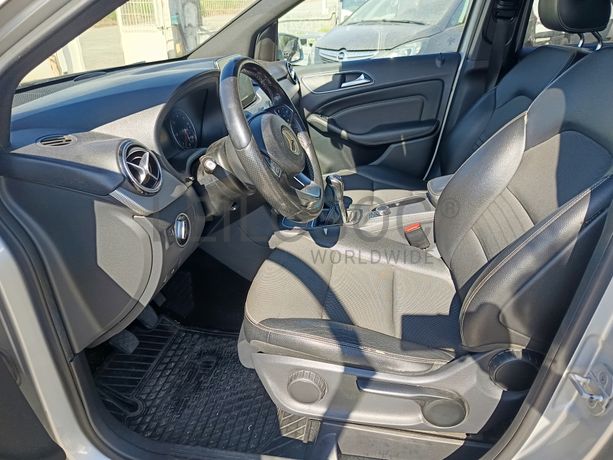 Mercedes-Benz B180 · Ano 2015