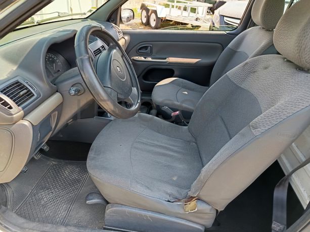 Renault Clio · Ano 2005