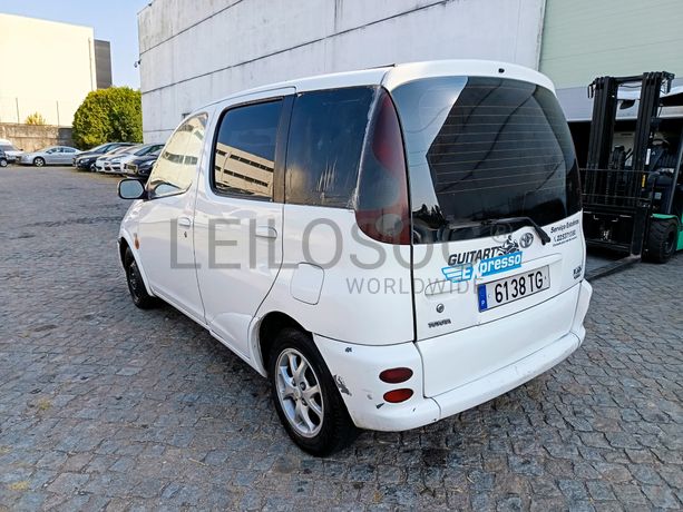 Toyota Yaris · Ano 2002