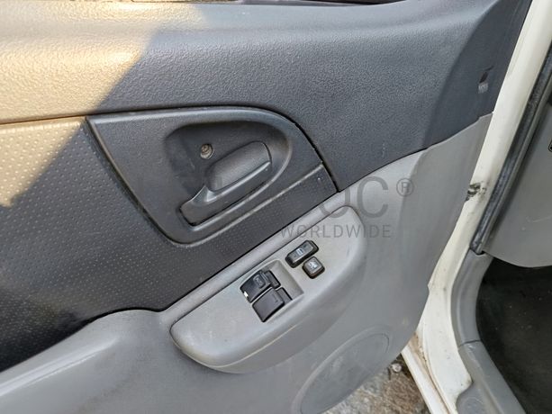 Toyota Yaris · Ano 2002