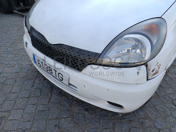 Toyota Yaris · Ano 2002