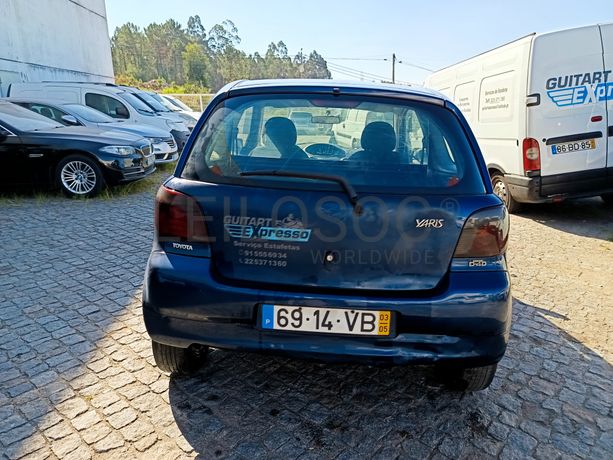 Toyota Yaris · Ano 2003
