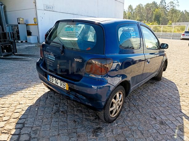 Toyota Yaris · Ano 2003