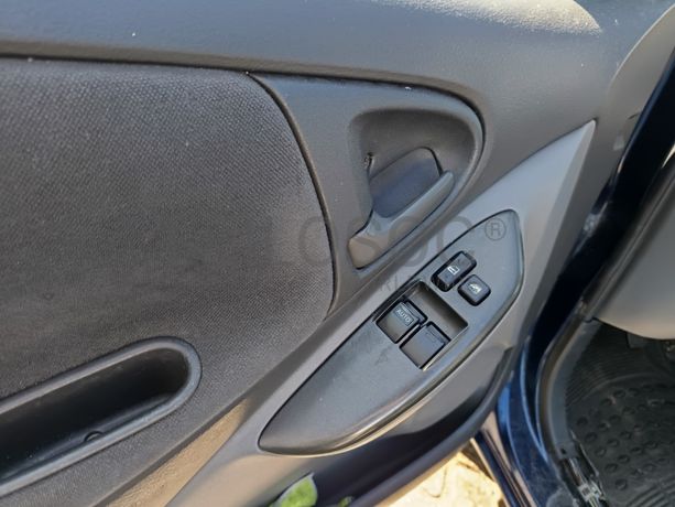 Toyota Yaris · Ano 2003