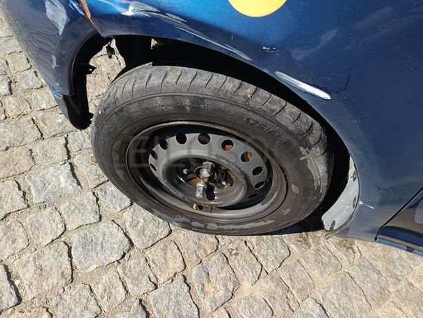 Toyota Yaris · Ano 2003