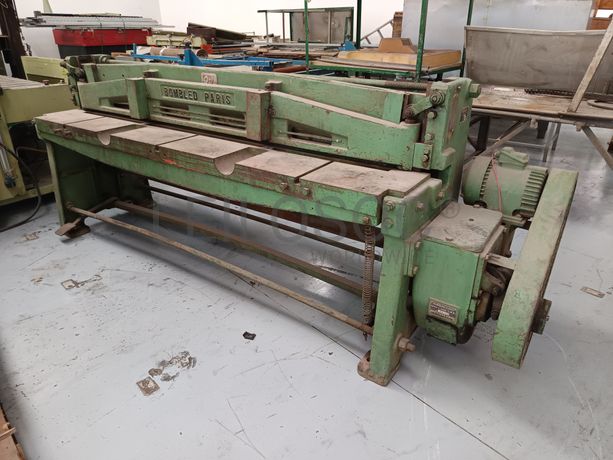 Guilhotina Bomblend 28DN