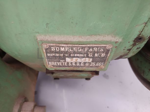 Guilhotina Bomblend 28DN